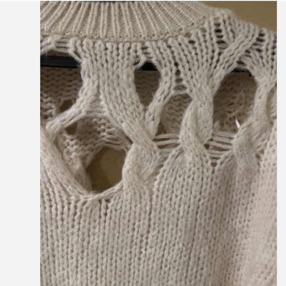 ZARA Ripped open cable knit detail Sweater - Picture 4 of 5